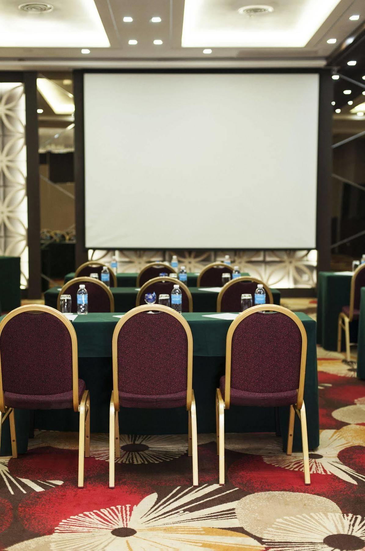 Promenade Hotel Bintulu Exterior foto